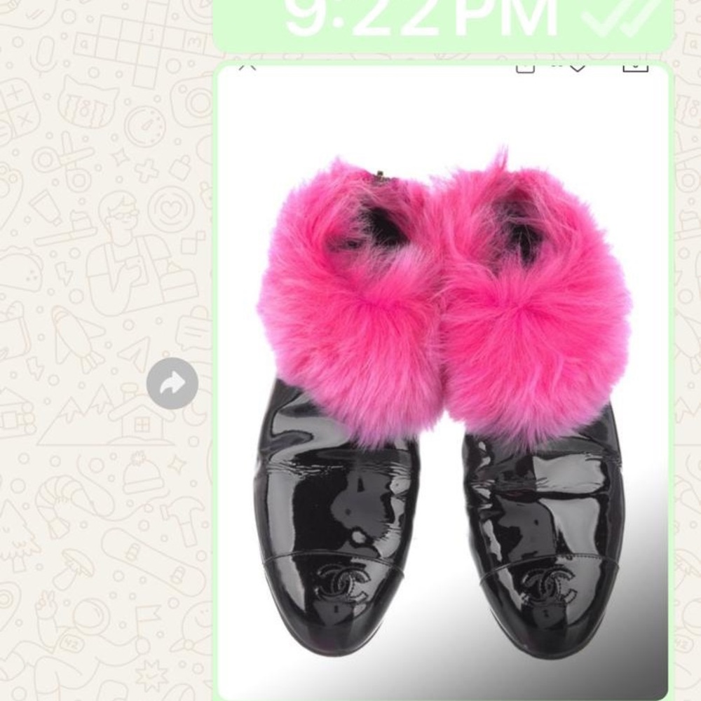 CHANEL Black Patent Leather Shoes with Pink Fur Accent